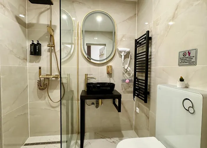 Πανσιόν Little Downtown 3*