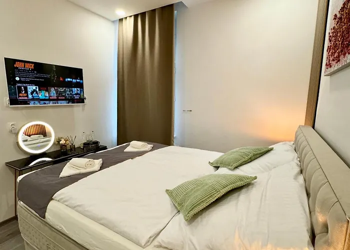 Little Downtown 3*