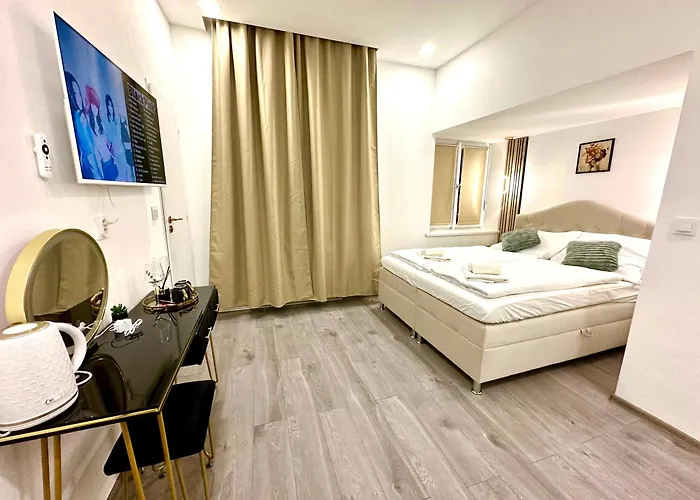 Little Downtown 3*