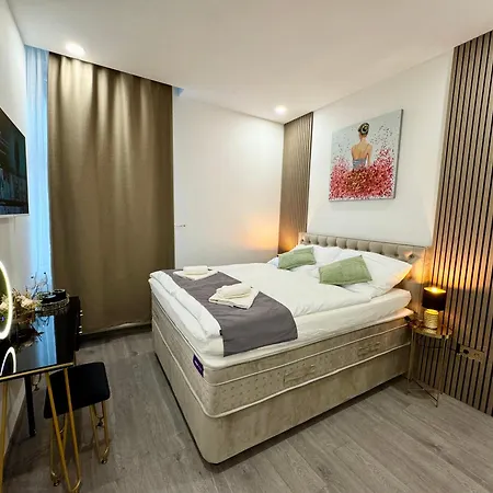 Little Downtown Guest house *